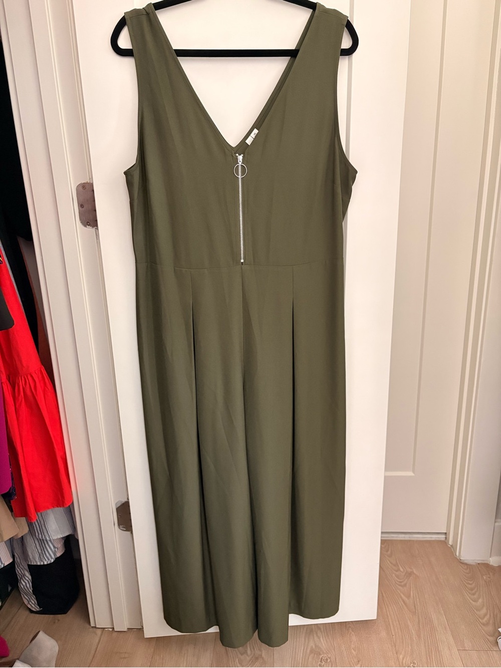 Kensie Olive Green Sleeveless Maxi Dress with Front Zip Detail